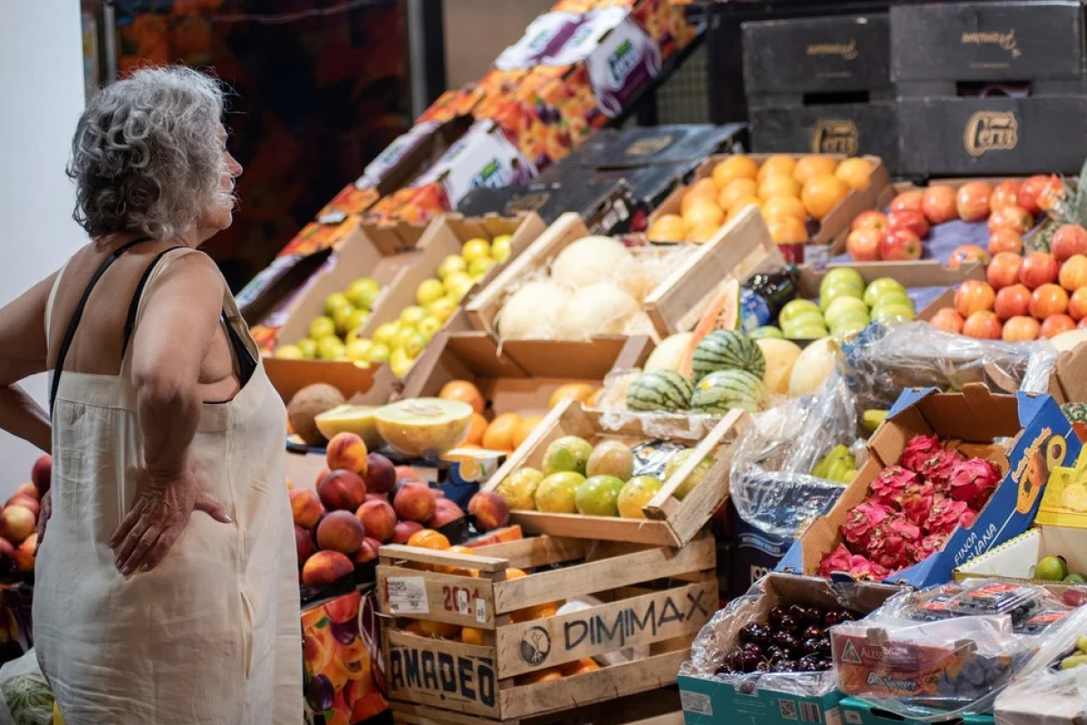 El INDEC reveló que una familia necesita cuatro salarios mínimos para no ser pobre