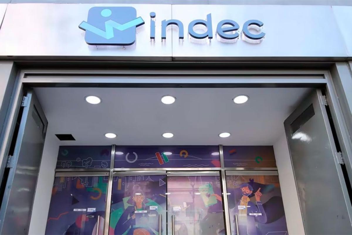 ATE INDEC alertó que una familia necesitó más de $2,5 millones en julio y denunció una fuerte caída del salario estatal