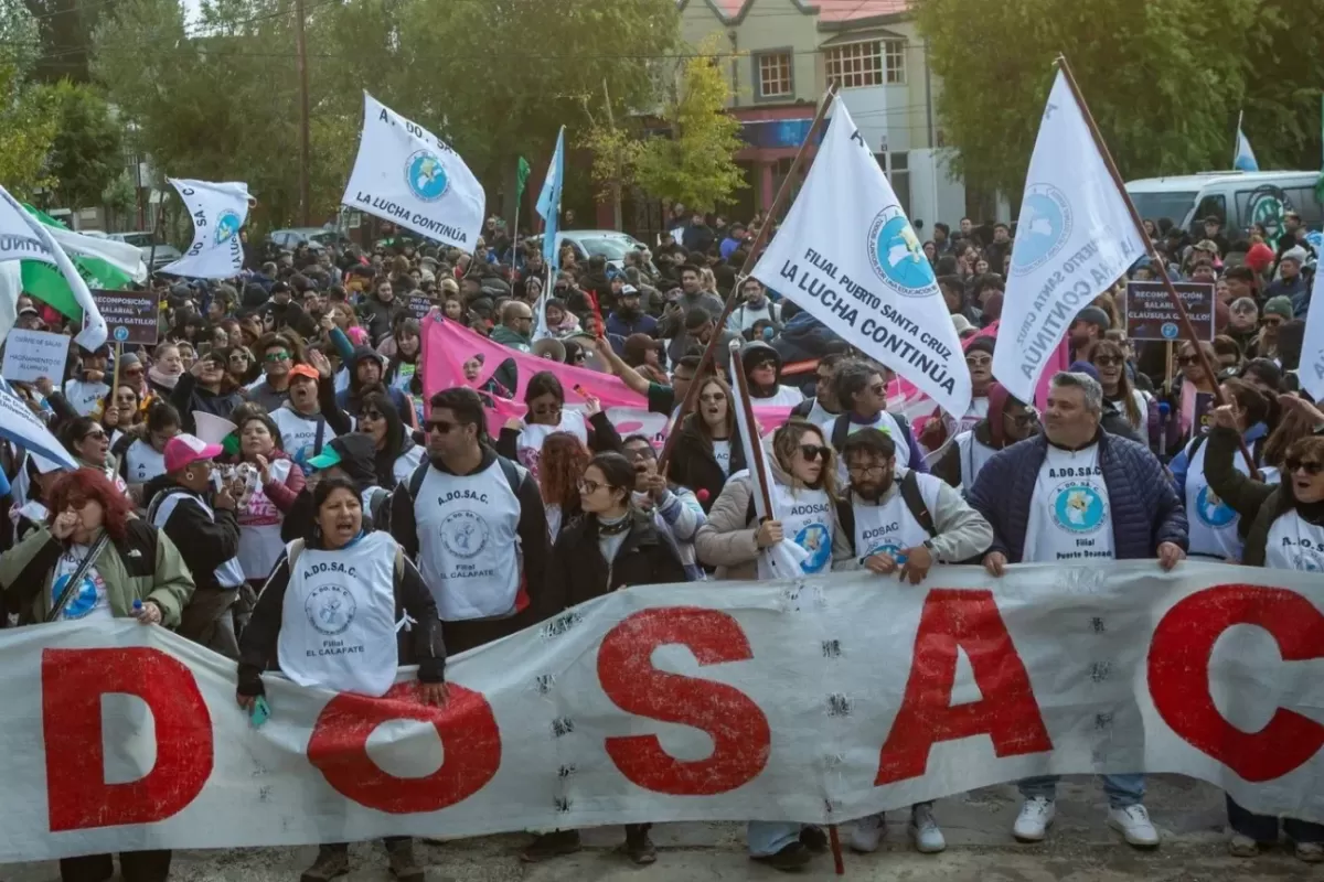 Los docentes santacruceños realizan un paro de 72 horas y recrudece la tensión con el Gobierno provincial