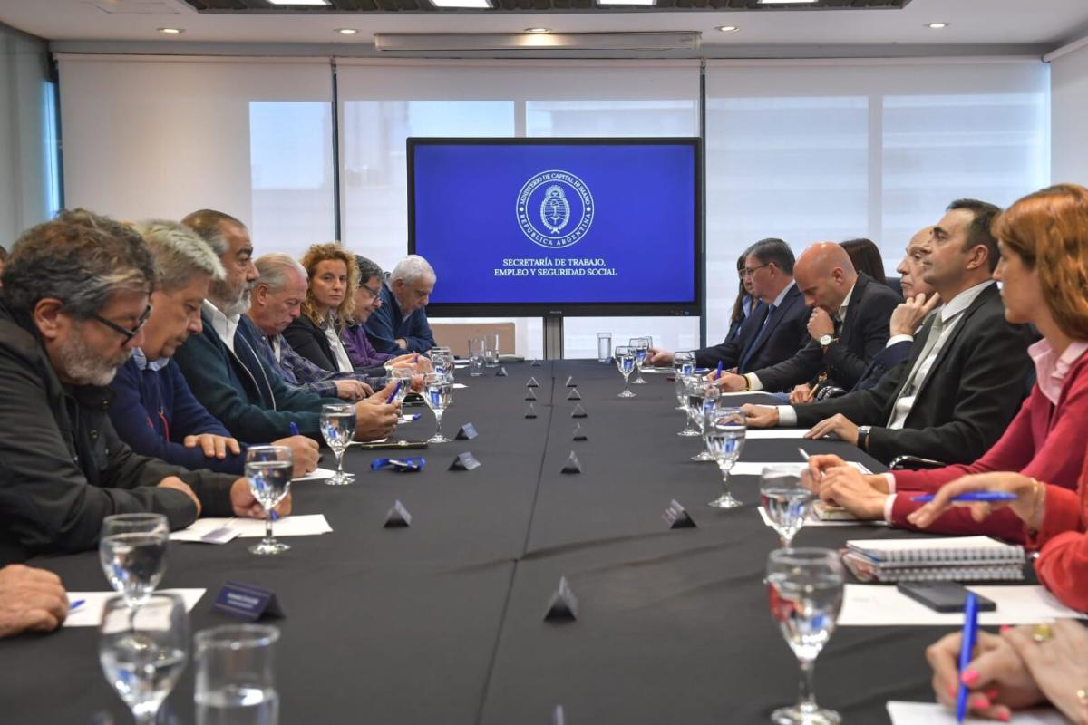 Suspensión de Reunión entre CGT y Empresarios Agrava la Tensión Social