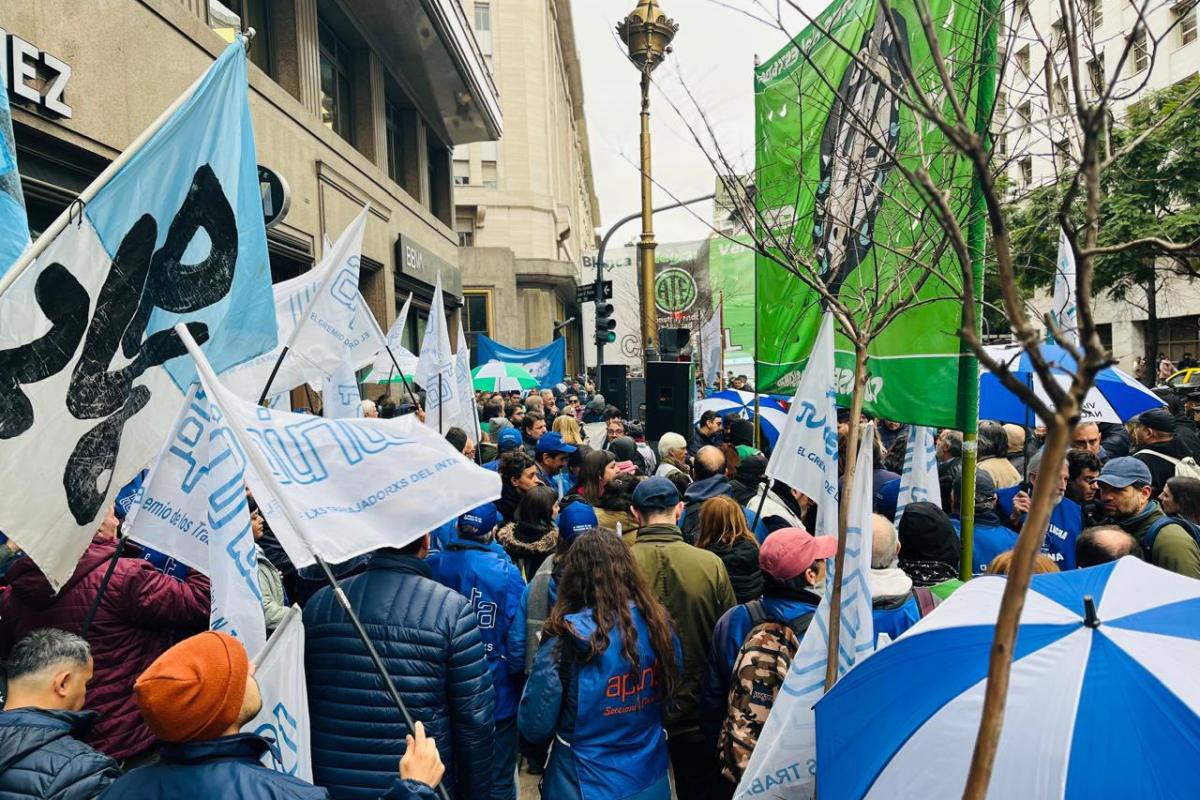 “¡El INTA no se vende!”: trabajadores se movilizaron contra el desmantelamiento del organismo científico