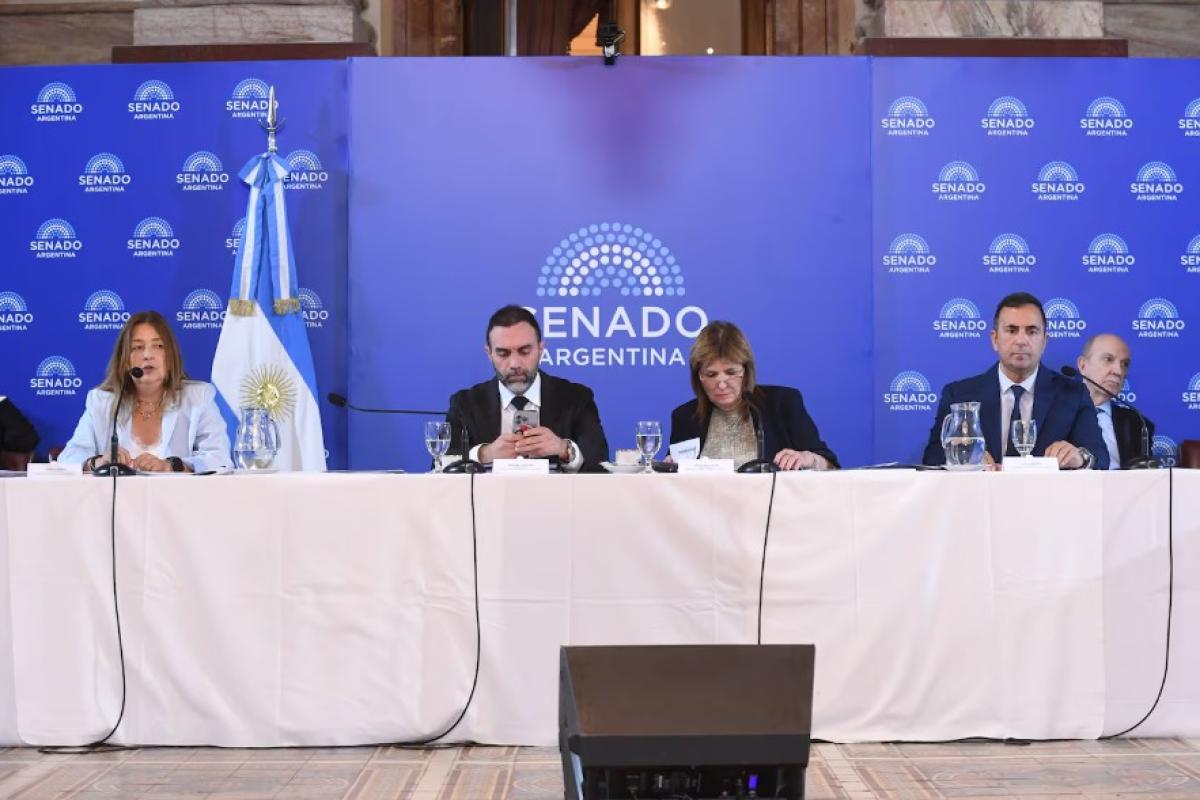 El Gobierno abre una mesa de diálogo con la CGT y empresarios para modificar la reforma laboral y avanzar en el Senado