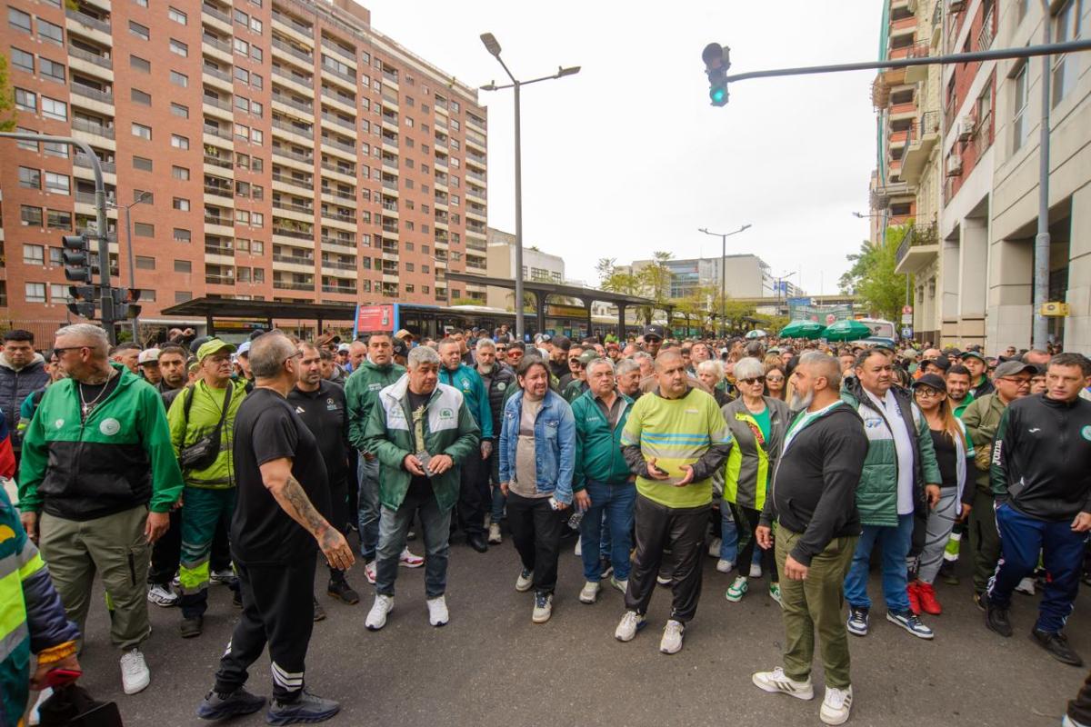 Camioneros movilizó a la Comuna 1 contra el cambio en las indemnizaciones de recolección y barrido