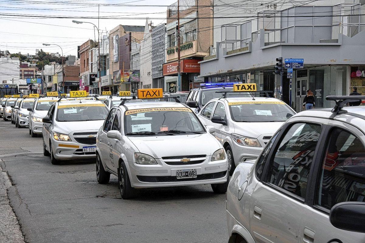 Taxis y aplicaciones: Tucumán avanza con el registro obligatorio de conductores