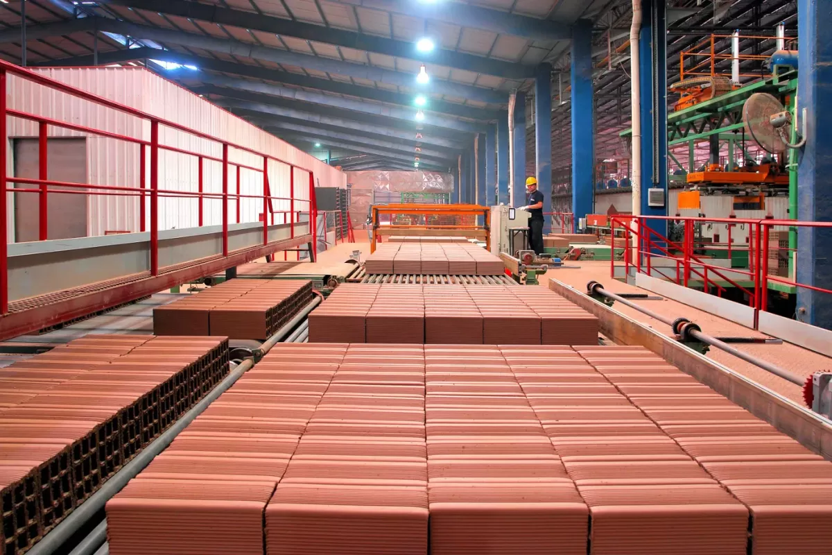 Denuncian persecución gremial en Cerámica Fanelli: despiden a delegados y convocan a protestas en La Plata