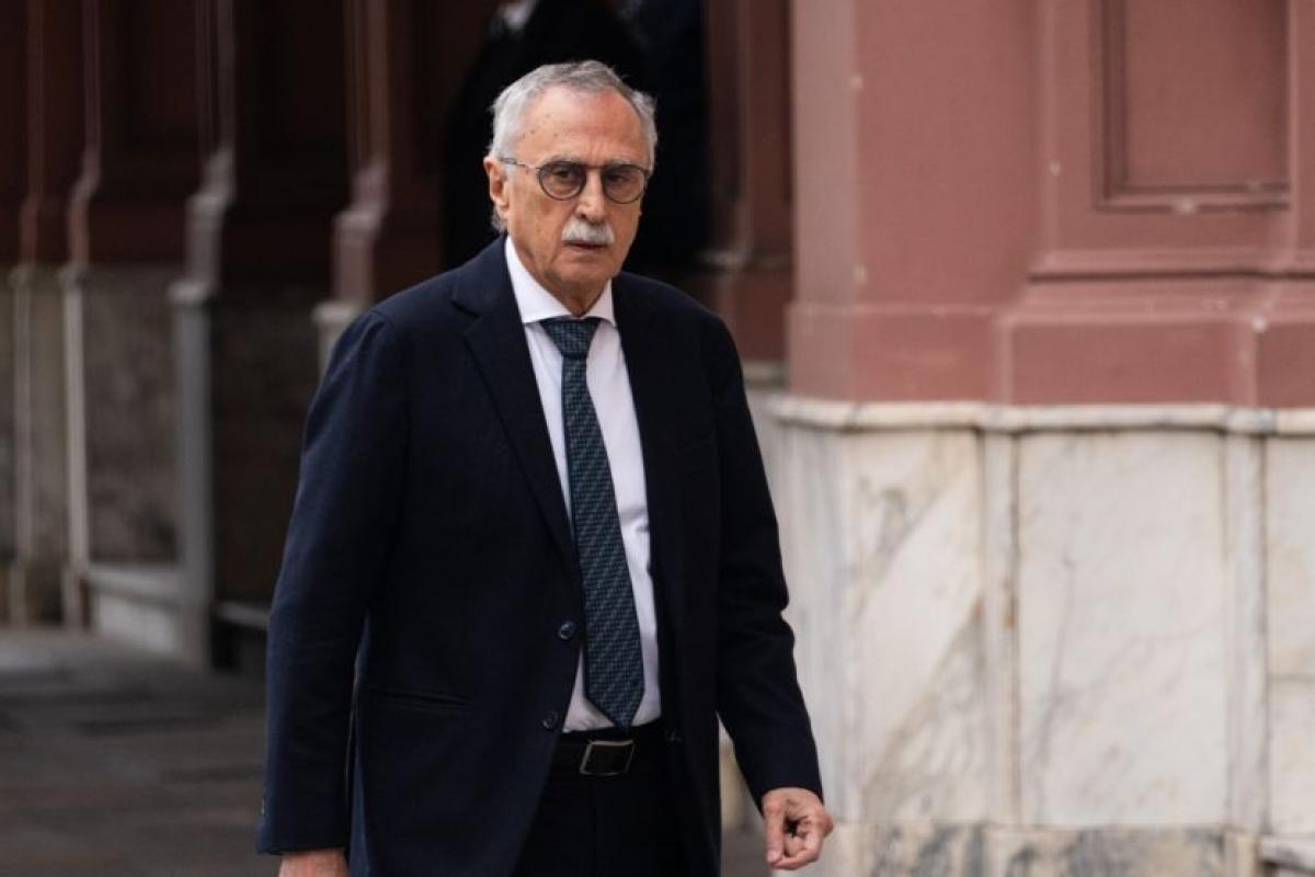 Roberto Fernández advirtió al Gobierno que las obras sociales atraviesan una crisis que pone en riesgo su continuidad