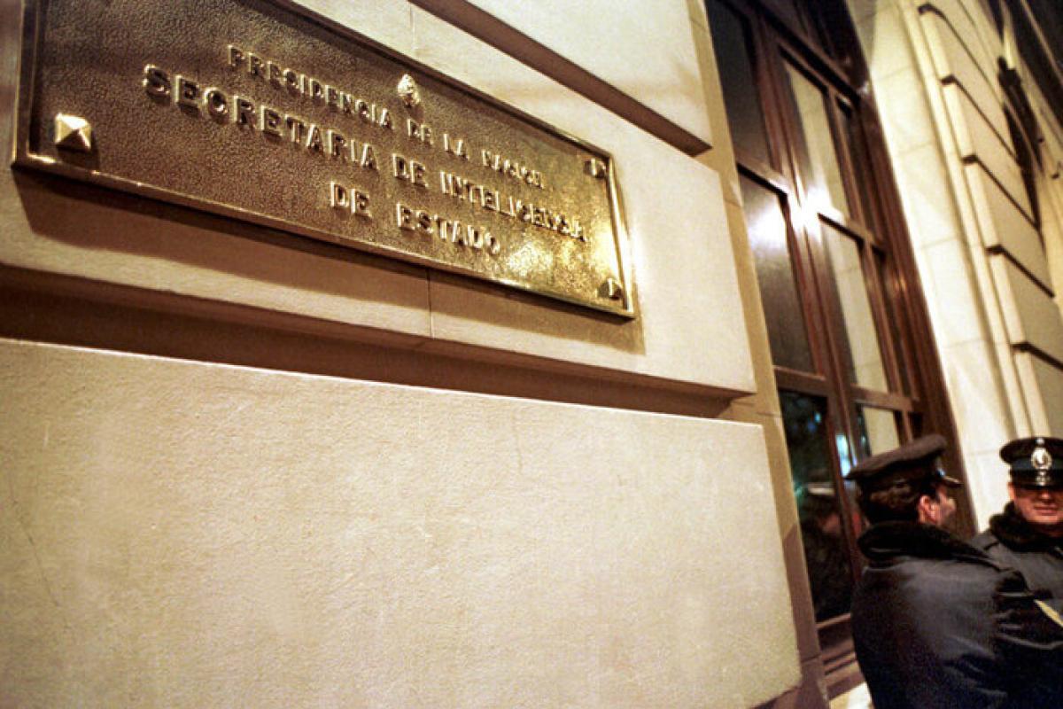 El Gobierno pone a la SIDE en la mira para rastrear los audios de Karina Milei
