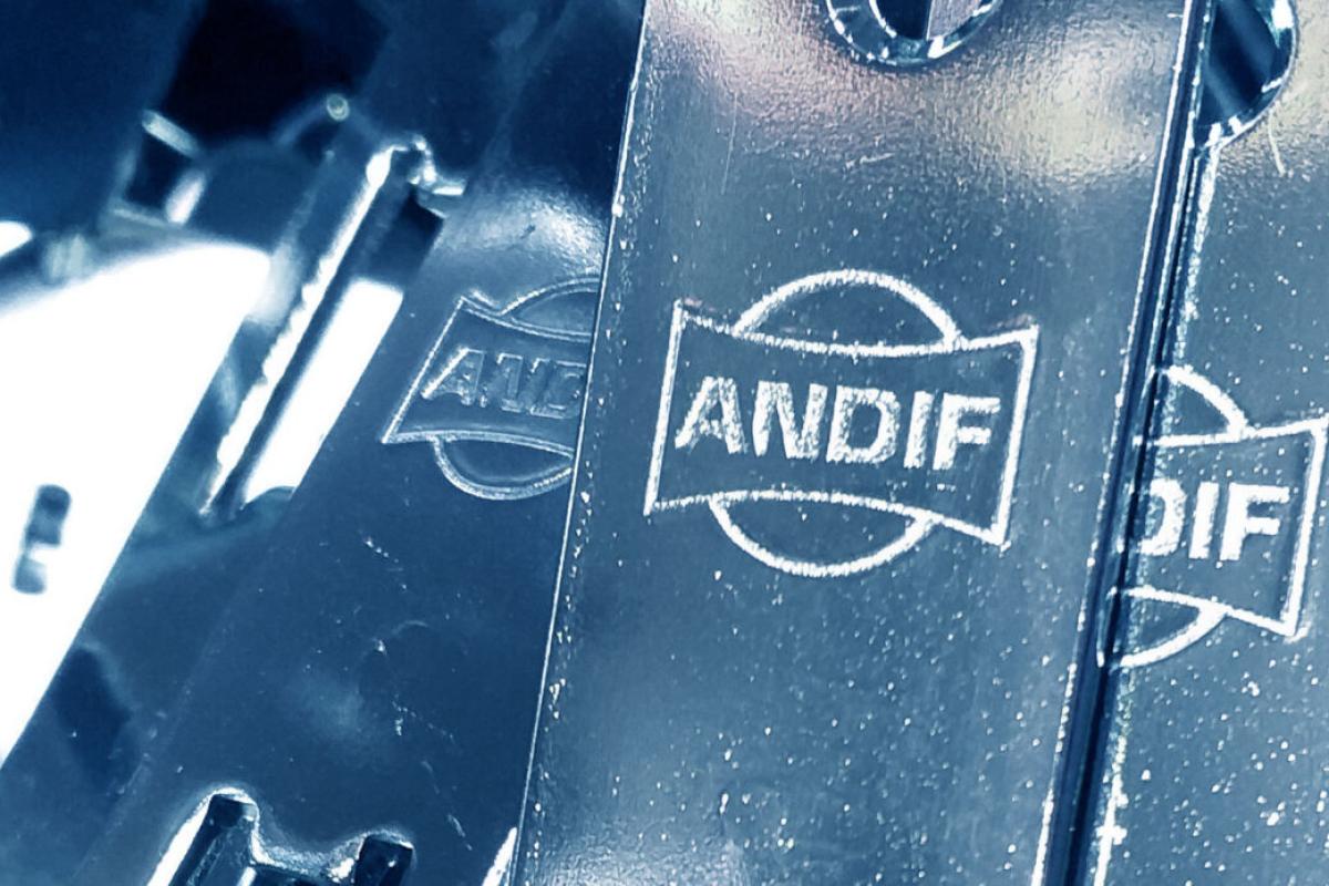 Protesta en la metalúrgica ANDIF: denuncias por persecución laboral, pagos irregulares y reclamos dirigidos a la diputada Arrieto