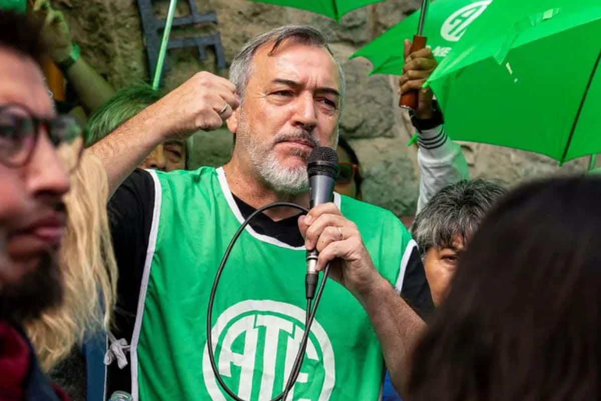 Aguiar advirtió que el endeudamiento de las familias puede convertirse en el detonante de un estallido social