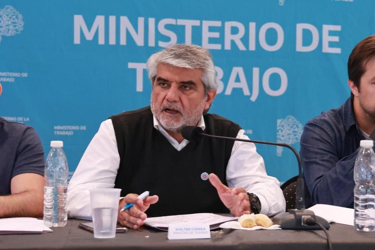 La COPRETI bonaerense repudió el libro que Milei regaló a su gabinete por justificar el trabajo infantil