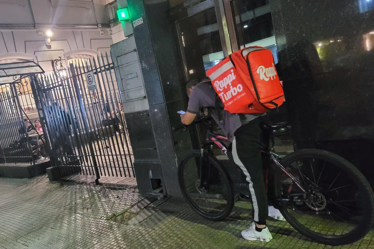 El 75% de quienes trabajan en plataformas digitales tiene más de un empleo