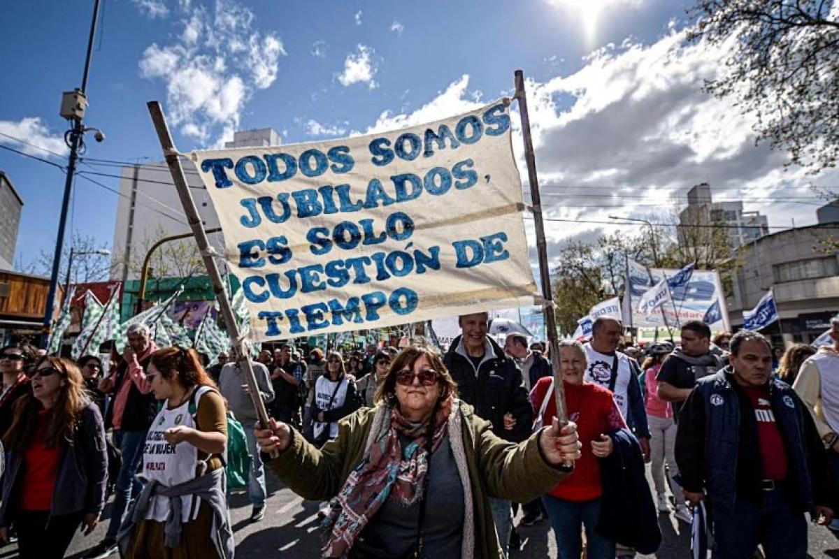 Sindicatos, piqueteros y jubilados vuelven a las calles y endurecen su reclamo contra el Gobierno