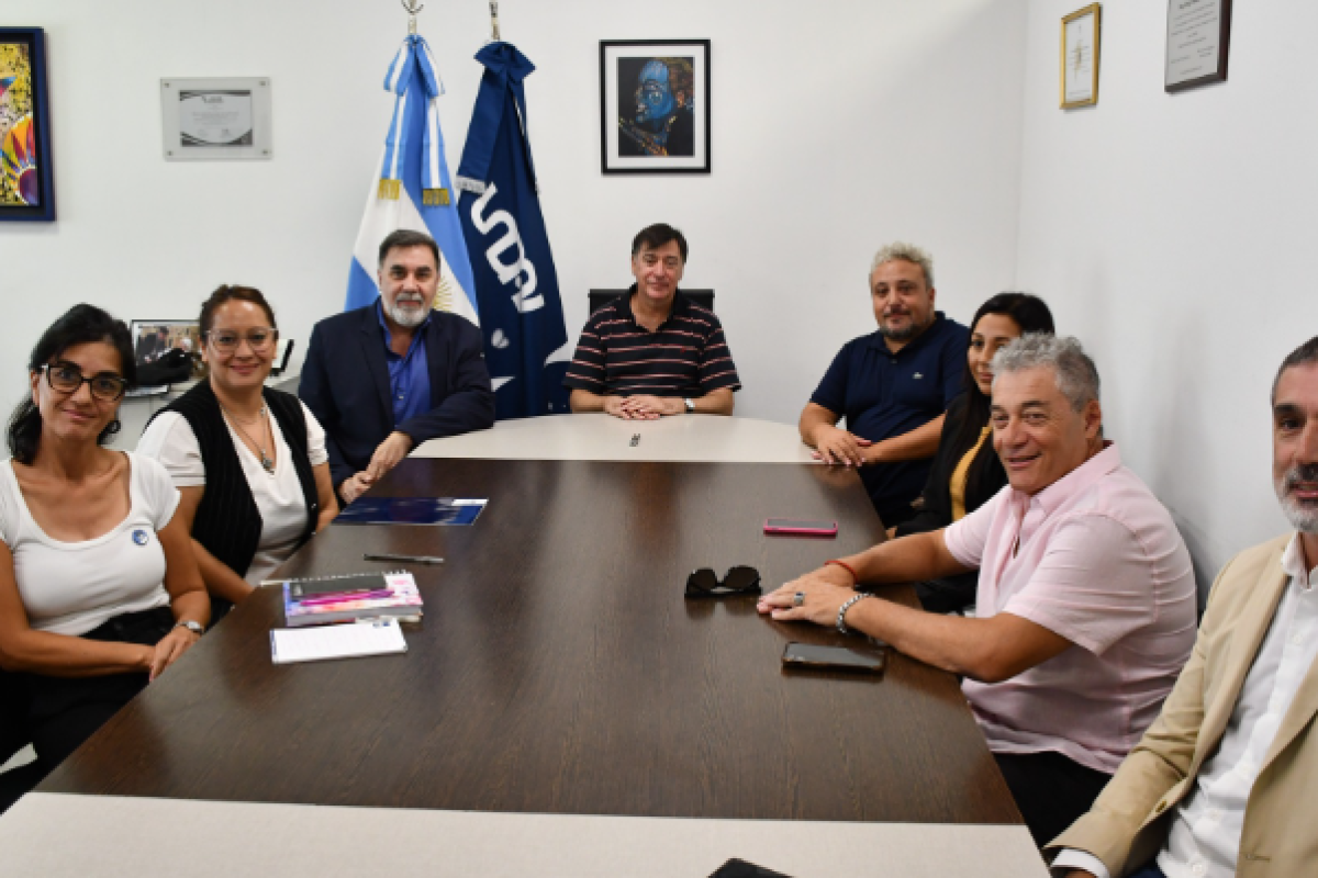 Convenio entre la UNDAV y clínicas privadas busca impulsar la formación y el empleo en enfermería