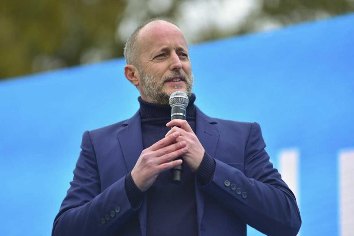 Insaurralde vuelve al centro de la escena y salpica al gremio de trabajadores del juego