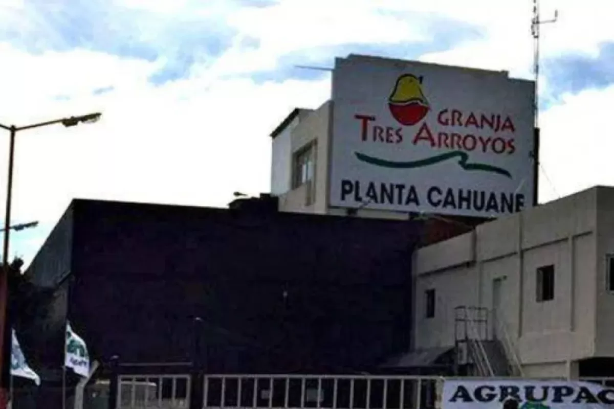 Frigerio dictó la conciliación obligatoria por los despidos en Granja Tres Arroyos y abrió una negociación por 300 puestos de trabajo