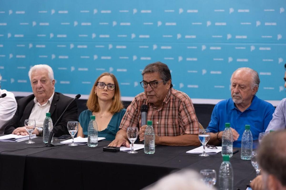 Kicillof confirmó que marchará con las centrales obreras y calificó de “repugnante” la Reforma Laboral