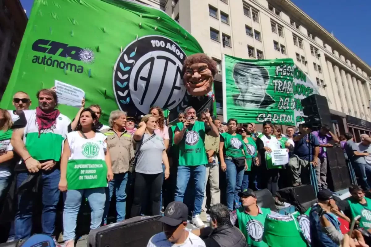 ATE moviliza contra la Ley Bases: