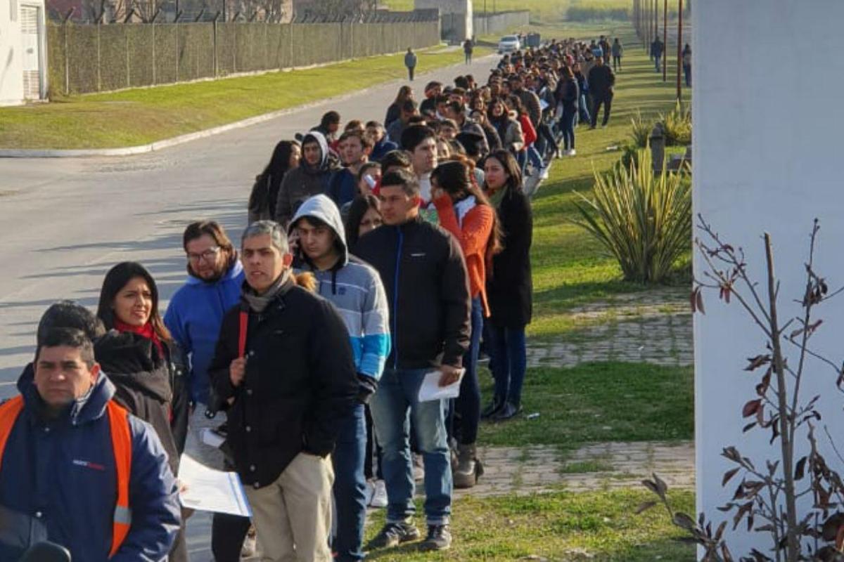 La crisis laboral profundiza la caída del salario pretendido por los trabajadores argentinos
