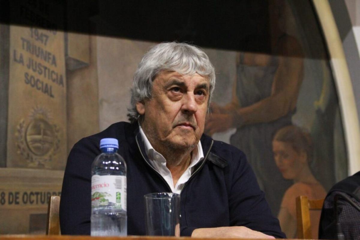 Los gremios docentes de la CGT preparan un paro nacional tras el Mundial y alertan por salarios de pobreza: “Hay docentes que comen en las escuelas porque no tienen plata”