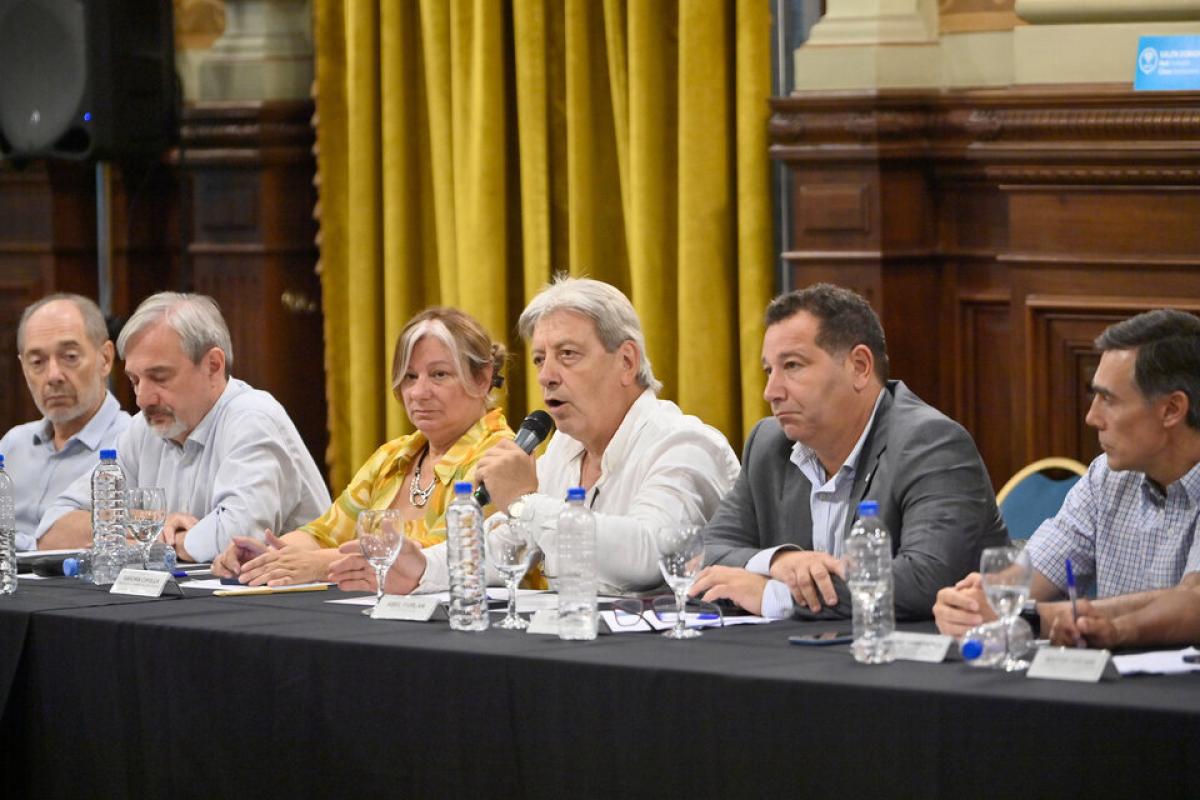 Industriales y sindicatos metalúrgicos contra la Ley Bases: