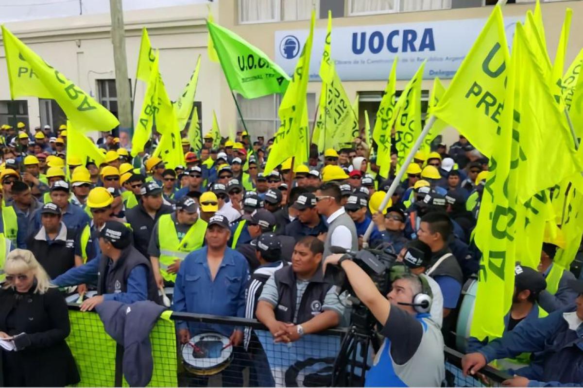 Por el cepo a las paritarias, la UOCRA se declara en estado de alerta y advierte con medidas en todo el país