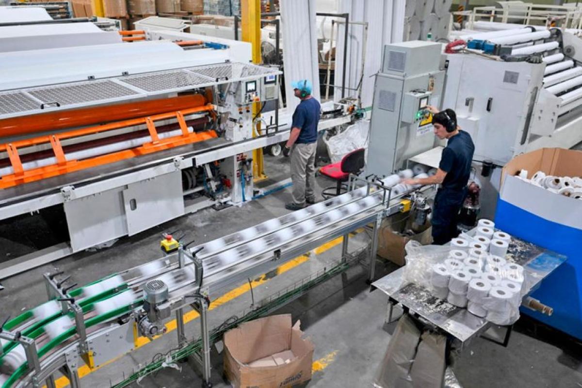 La industria volvió a caer en febrero y la UIA advierte por un escenario sin recuperación a la vista