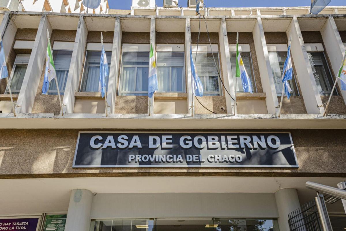 Despidos masivos en el Ministerio de Seguridad del Chaco: cesan contratos de unos 400 trabajadores civiles