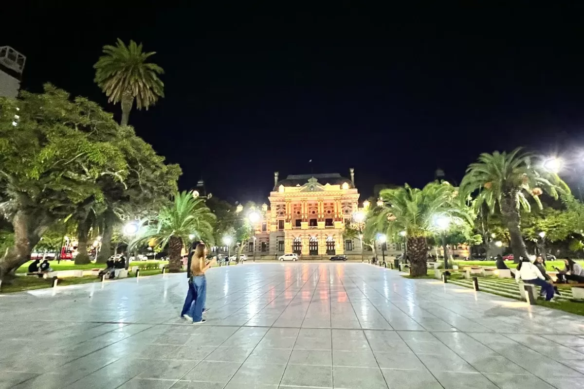 Para patrulleros, no: el millonario desembolso en plazas de Alak para Kicillof