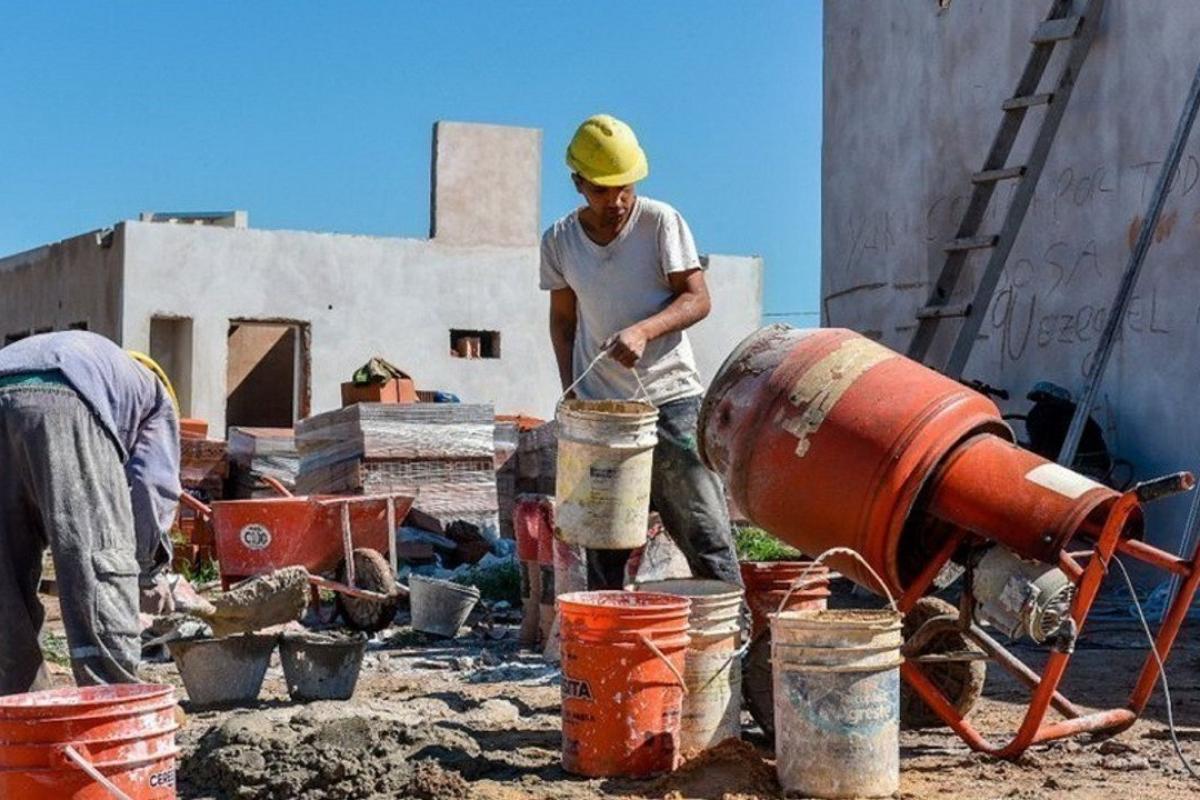 La construcción perdió otros 4 mil empleos formales en un mes y profundiza su crisis laboral
