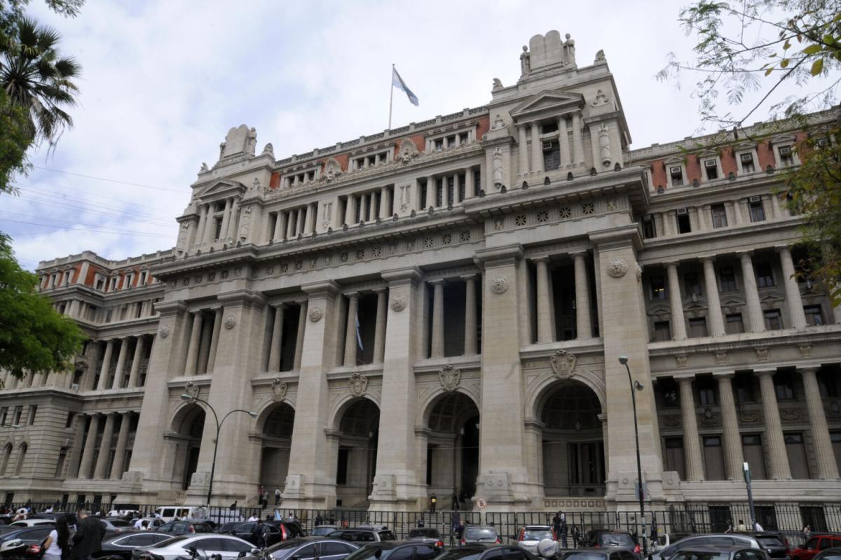 La Corte Suprema frenó una millonaria suba de una indemnización laboral que el trabajador nunca había reclamado