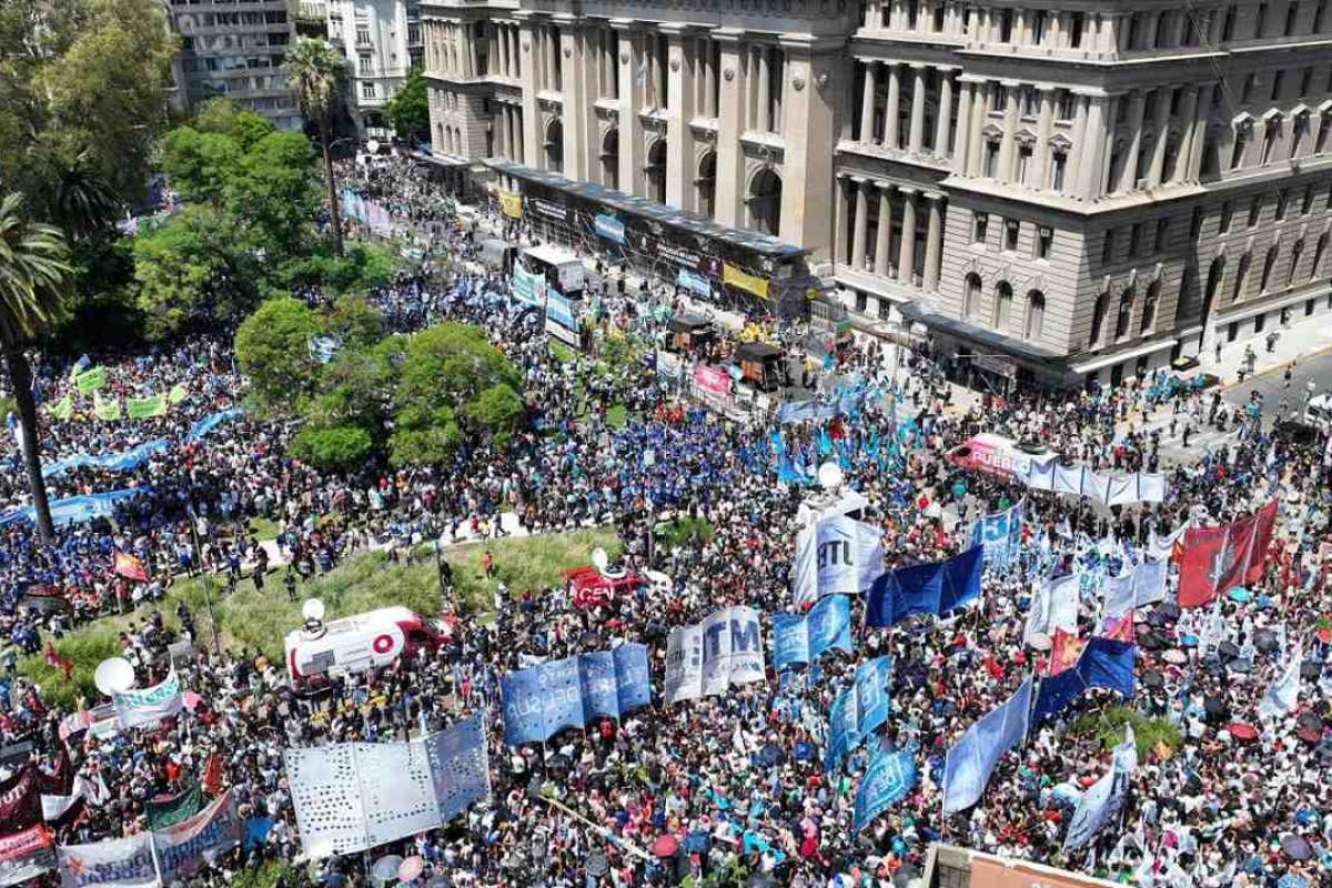 La CGT profundiza su plan de lucha y convoca a movilizaciones junto a las CTA y la UTEP