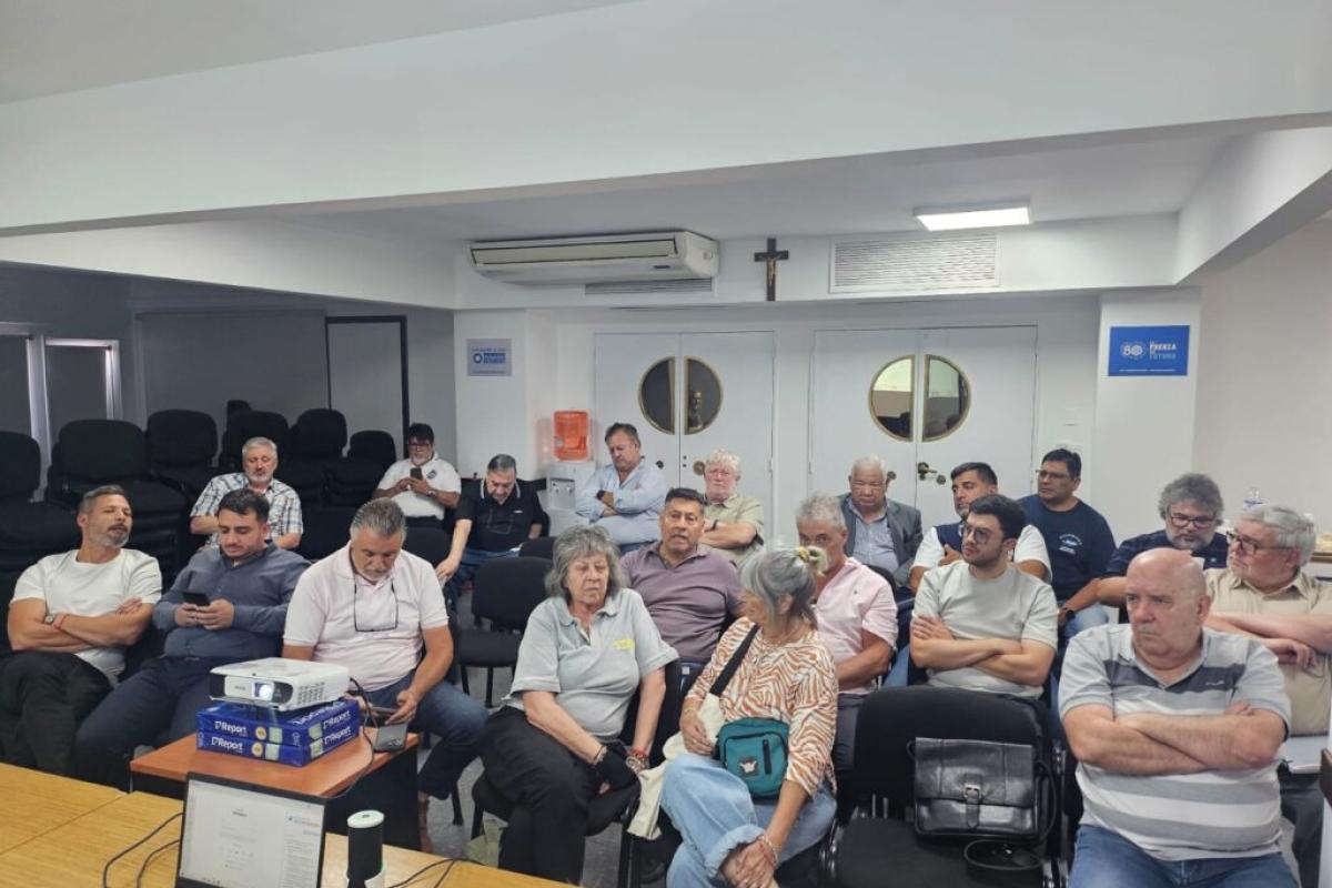 Furlán redobla la apuesta sindical: convoca a 50 gremios y busca masa crítica para un paro general contra la reforma de Milei