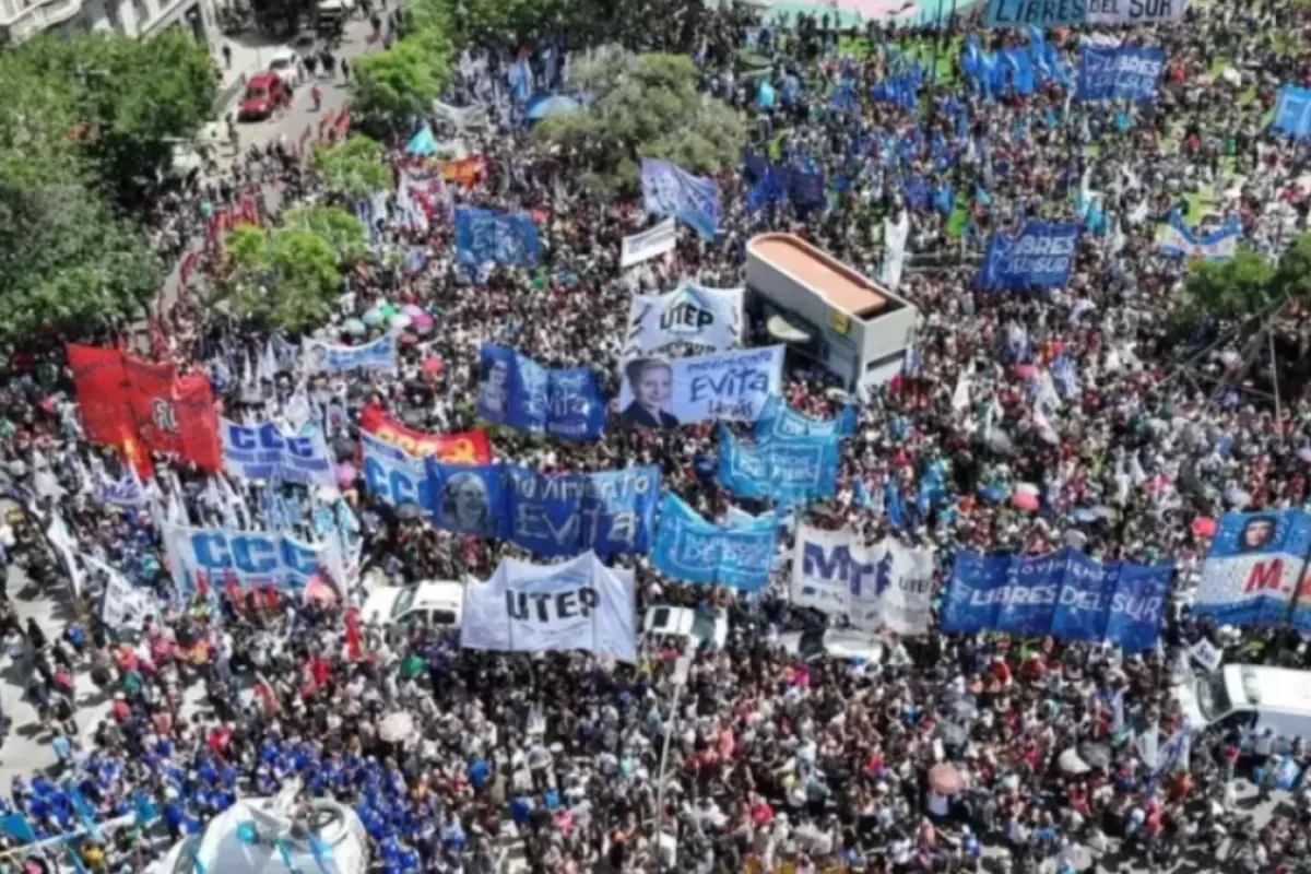 La CGT marcha a Plaza de Mayo con críticas al Gobierno, homenaje al Papa Francisco y advertencias de mayor conflictividad