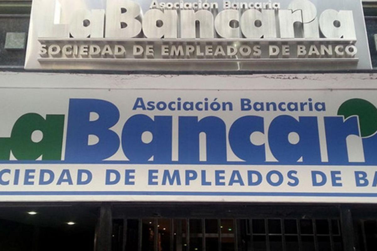 Banco Macro y La Bancaria alcanzaron un acuerdo que amplía beneficios de salud y mejora el esquema de bonos