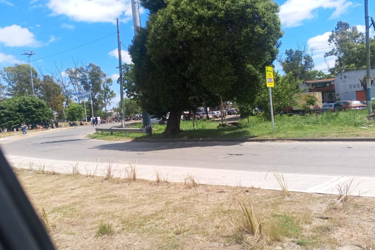 Protesta en La Plata: corte en la subida de la Autopista por los ajustes del Gobierno y el recorte a las jubilaciones