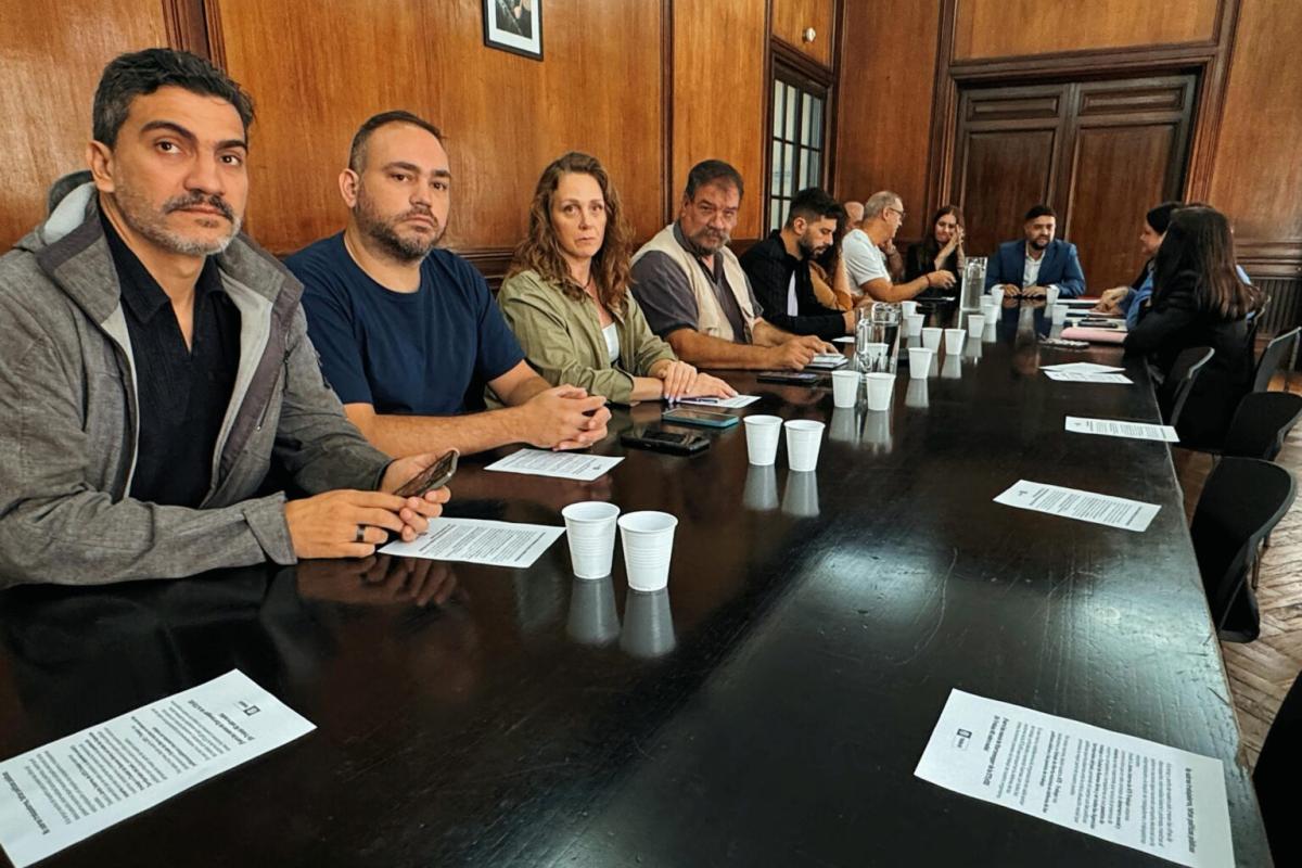 El Gobierno acordó una suba salarial del 1,3% mensual con UPCN y un bono de $45.000: ATE rechaza el acuerdo y lanza nuevas protestas