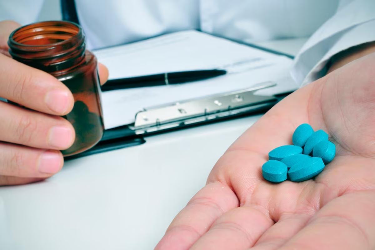 Jubilados marplatenses venden sus celulares para poder costear medicamentos esenciales