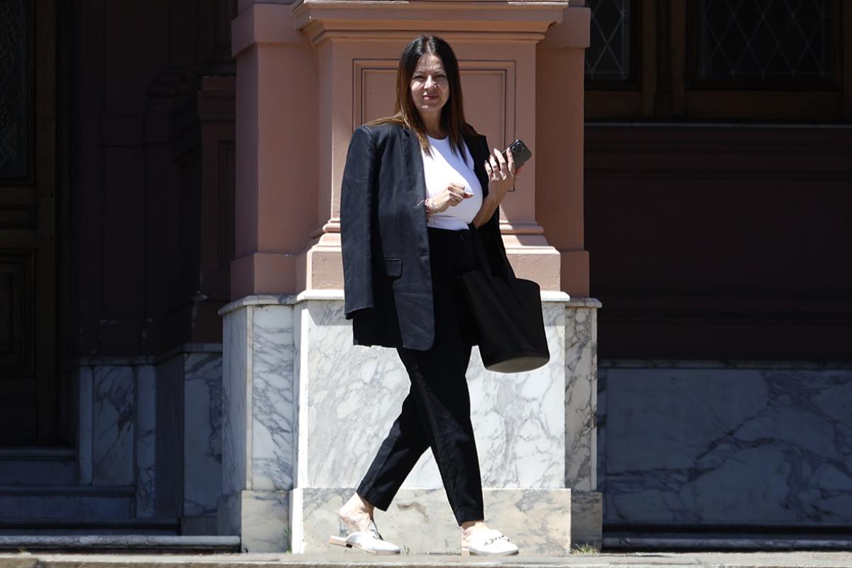 El Gobierno comenzó a convocar a sindicatos y empresas para renegociar más de 400 convenios colectivos