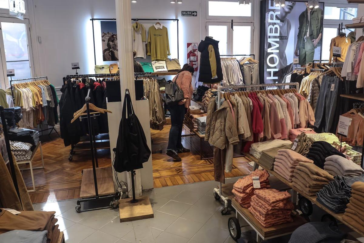 El consumo en retroceso profundiza la crisis del comercio