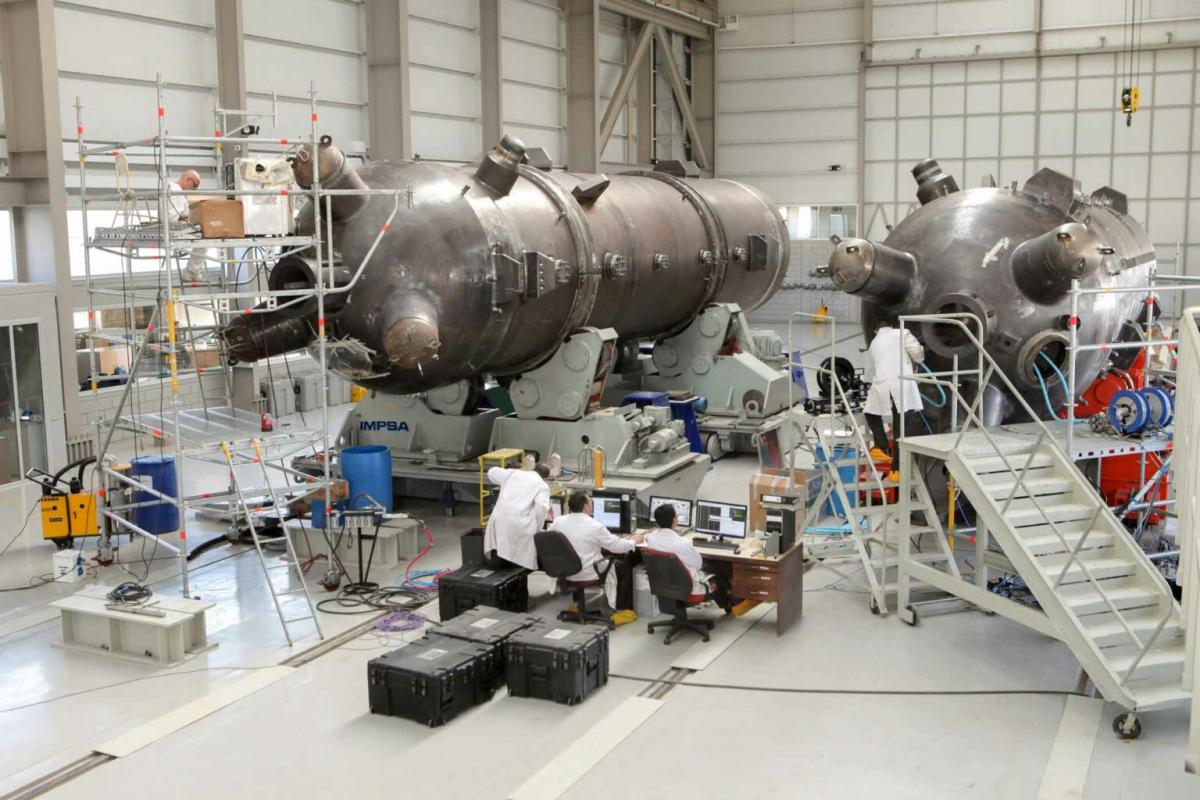 Mendoza oficializó la venta de IMPSA y recibió USD 27 millones del fondo estadounidense IAF
