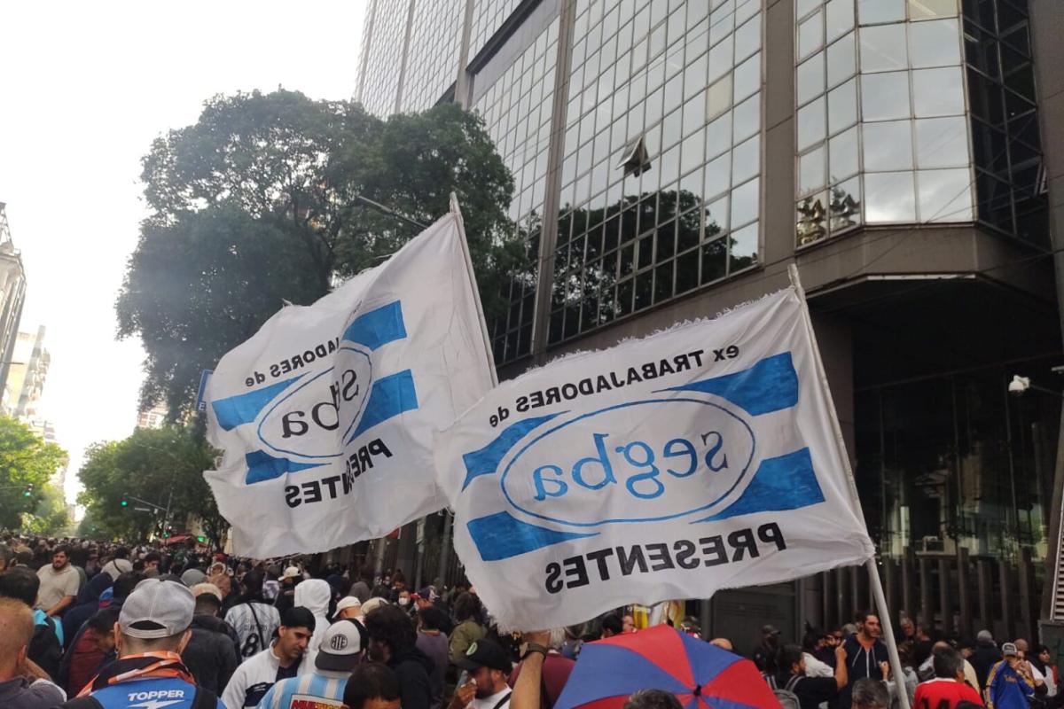 Ex empleados de SEGBA se suman al rechazo y exigen frenar la privatización de Nucleoeléctrica Argentina