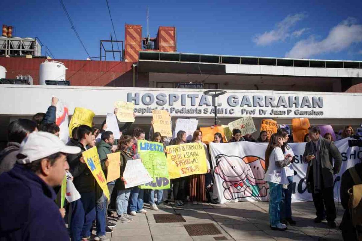 Despidos en el Hospital Posadas: el Ministerio de Salud profundiza su enfrentamiento con los gremios