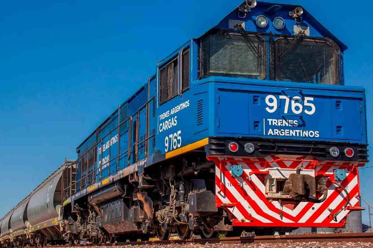 Dos planes de privatización y una tercera vía para el transporte nacional