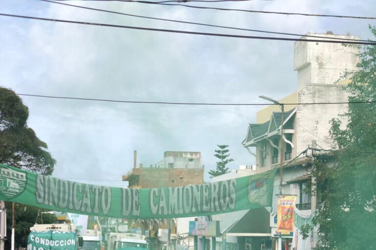 Conflicto en Villa Gesell: Pablo Moyano cruzó a Barrera y exigió la reincorporación de despedidos