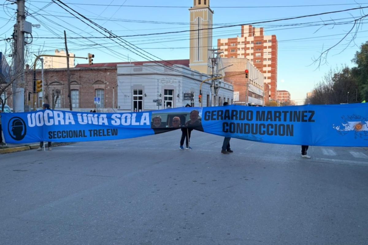 Trabajadores de la construcción reclamaron en Trelew la reactivación de obras para recuperar puestos de trabajo