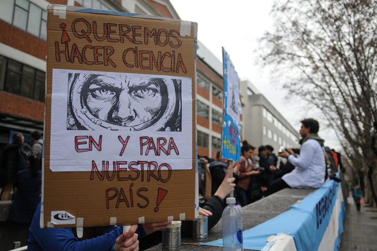 Alerta en el sistema científico: estiman que se perdieron más de 6.300 empleos desde la asunción de Milei