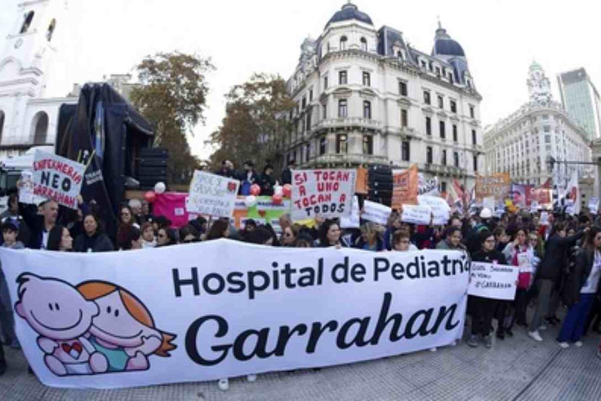Crisis en el Garrahan: trabajadores denuncian la pérdida de profesionales y exigen una respuesta urgente al conflicto salarial