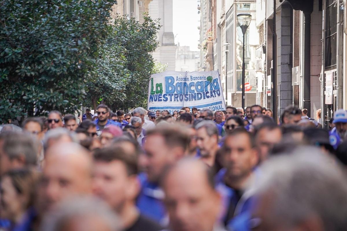 La Bancaria se declara en alerta por despidos y cierre de sucursales en todo el país