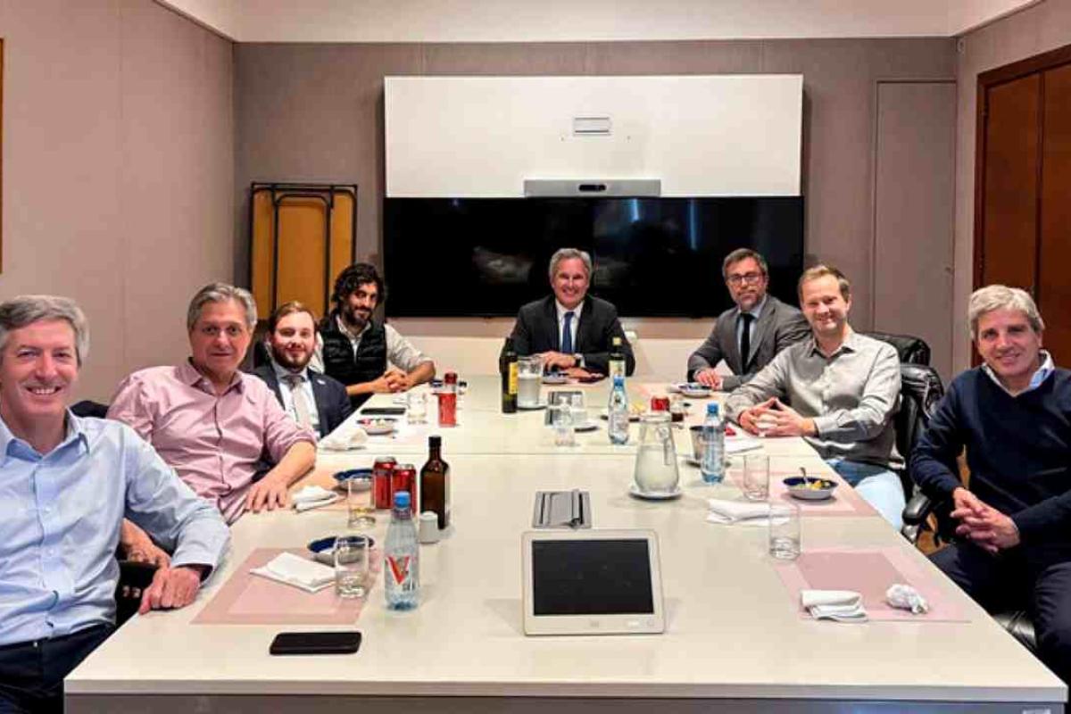 Los “parásitos” de Faro: cómo un think tank libertario desembarcó en el Ministerio de Economía