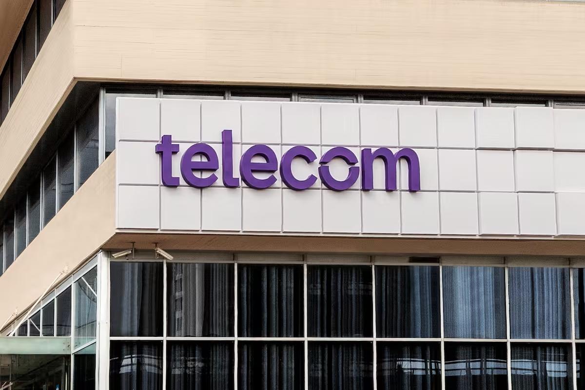 Telecom y Telefónica avanzan con retiros voluntarios y crece la incertidumbre por el futuro de cientos de puestos de trabajo